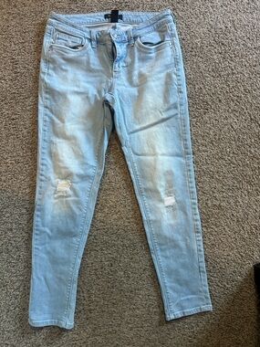 White House Black Market Light Blue Skinny Jeans with Knee Rips